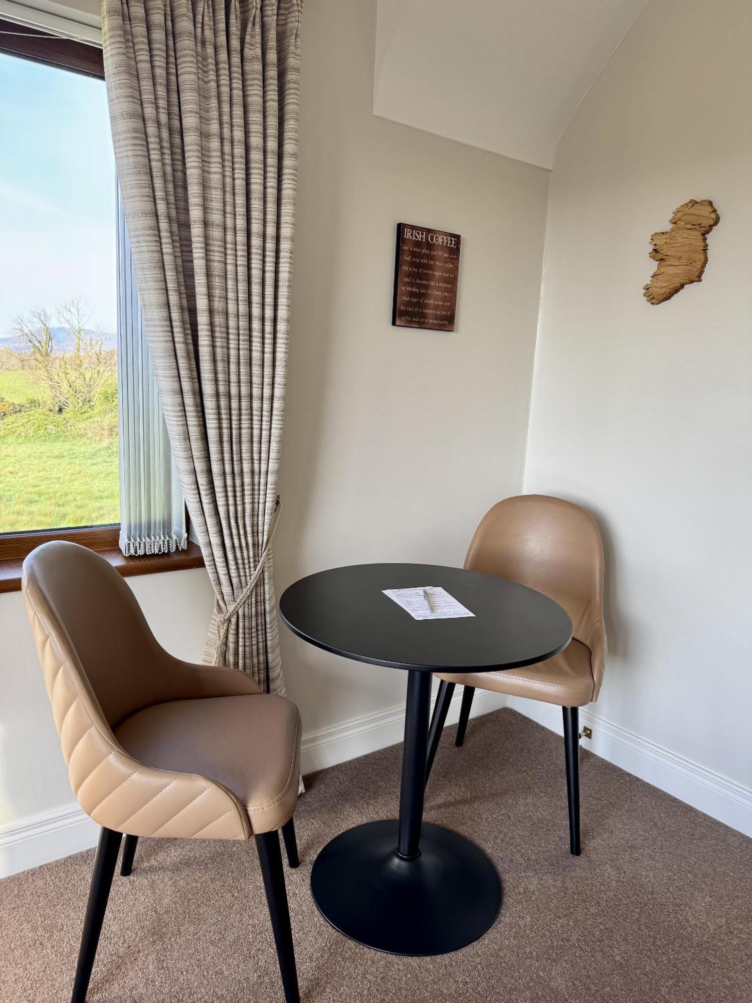 كيلكيل Mourne Country House Bed And Breakfast الغرفة الصورة